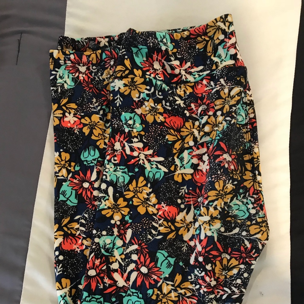 LulaRoe one size leggings